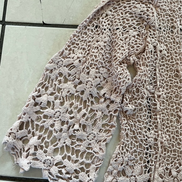 Pale Pink Crochet Top Size Medium - Picture 3 of 4